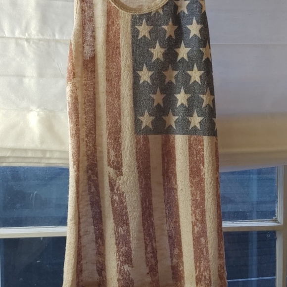 Free Kisses tank top - Picture 8 of 8